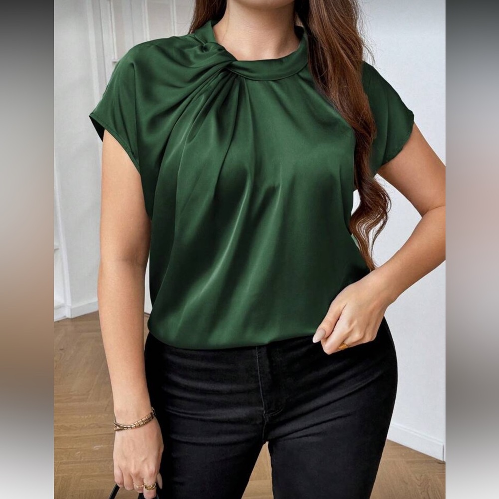 Elegant Green Women's Top